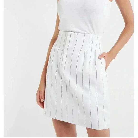 NEW Express High Waisted Pinstripe Linen-Blend Smocked Waist Mini Skirt Sz M - Picture 1 of 12